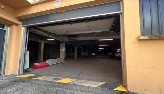 Parking - Garage Vente Saint-Quentin   3700€