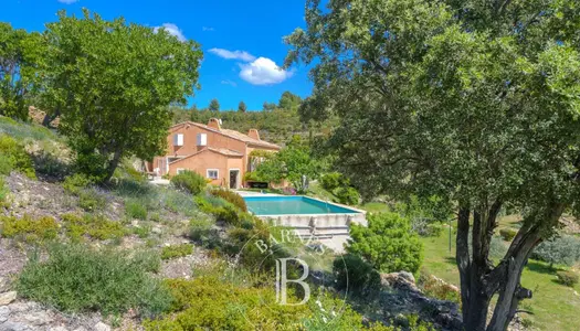 Le Beausset, belle propriété de 6 ha, maison 250 m², 5 chambres, piscine,