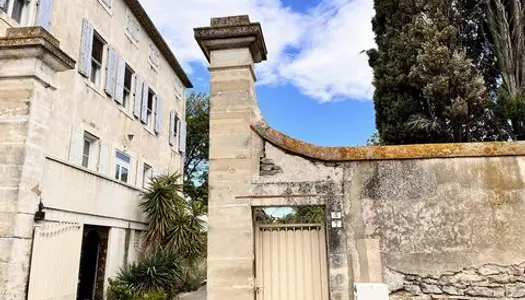 Ancien propriété viticole avec 3 maison et plusieu