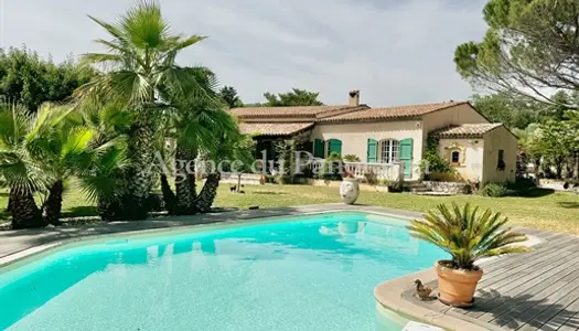 Co-Exclusivite : Charme et calme absolu pour cette superbe villa de plain-pied 