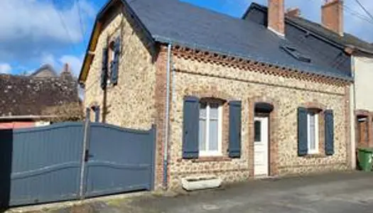 Charmante maison de village restaurée - Loir et Cher - 25 mn TGV Vendôme - 2h Paris.