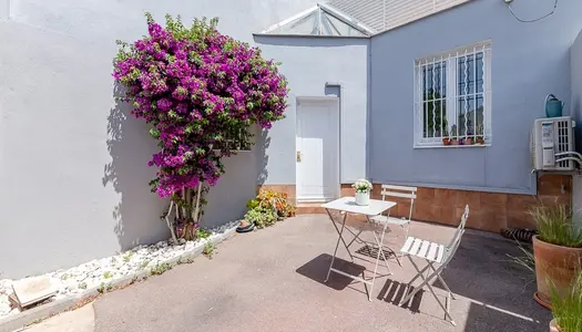 Dpt Bouches du Rhône (13), à vendre MARSEILLE 9EME ARRONDISSEMENT maison P5 avec cour 