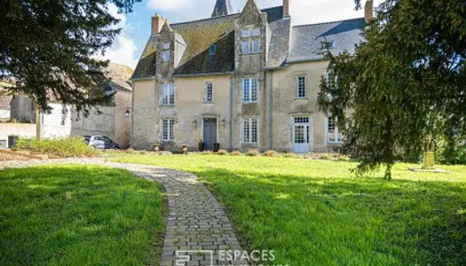 Ancien presbytère du XIIème siècle restauré avec soin dans son parc