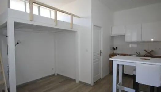 Studio lumineux 20 m2 rdc secteur Barrière du Médoc 