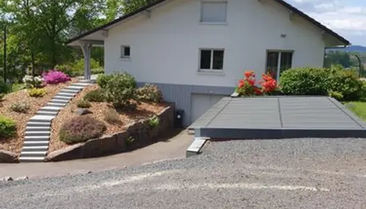 Maison avec piscine, superbe vue, grande dépendance 