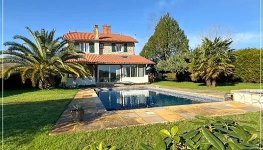 Dpt Pyrénées Atlantiques (64), à vendre maison P6 de 190 m² - Terrain de 102 039,00 m²