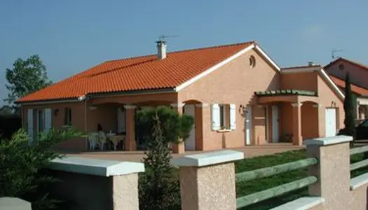 Villa récente style provençal 5 Pièces terrain arboré 