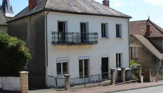 Maison - 3 chambres - Cour , Terrasse -Coeur de village 