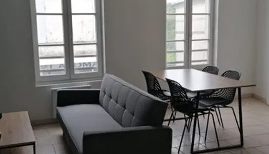 Cognac centre - Quartier St Jacques T2 meublé 42m² 