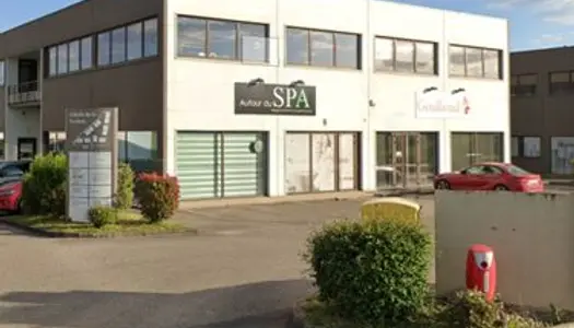Local Commercial de 52 m² pour bureau à Cailloux-sur-Fontaine 