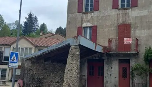 Maison de village à Saint Etienne de Lugdarès, Ardèche à 1000m d'altitude 