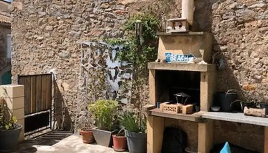 Vends jolie maison, bonne exposition, dans charmant village de St Couat d'Aude 
