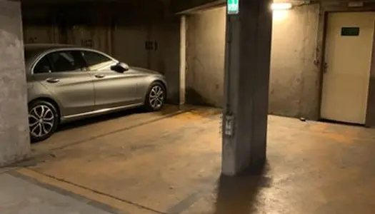 Place de parking sécurisée 