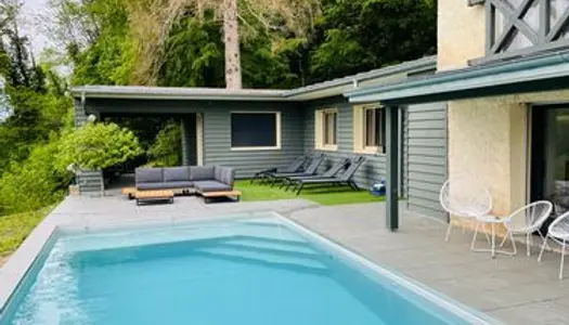 Grande maison au calme sans vis à vis avec vue sur le Doubs et piscine 