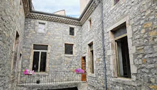 Maison 16 pièces 523 m² 