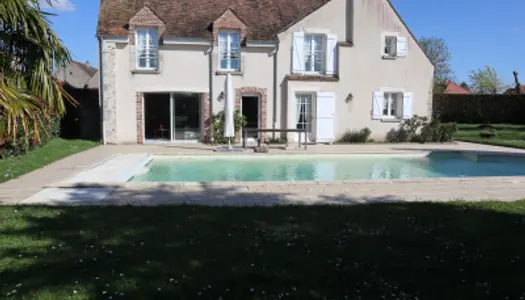 Maison 8 pièces 252 m²