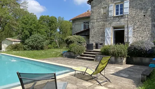 Maison 7 pièces 244 m² 