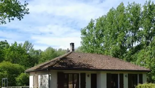 Loue maison sur terrain arboré à Bonnac-la-côte 