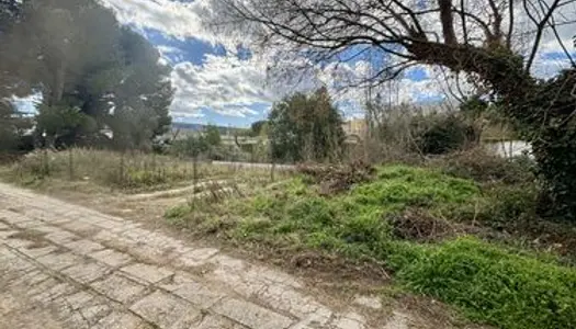 Terrain 700 m² Marignane