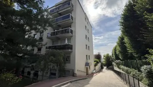 Vends 3 pièces 62m² refait à neuf à Suresnes 