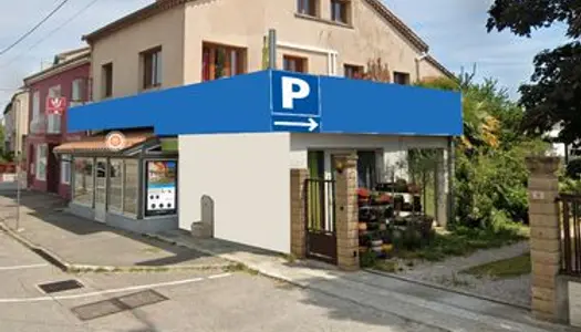 Local Professionnel de 120 m² avec Parking Privé