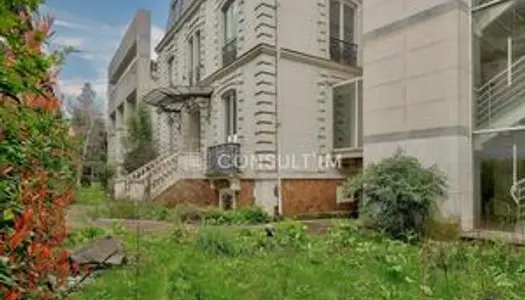 En bord de Seine, bien exceptionnel à VENDRE de 3258 m² avec terrasses et jardin