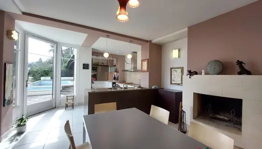 Maison 8 pièces 345 m² 