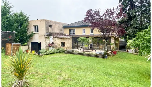 Dpt Dordogne (24), à vendre BASSILLAC maison P7 env.160 m² - Terrain de 2 764,00 m² - Garage - 4 
