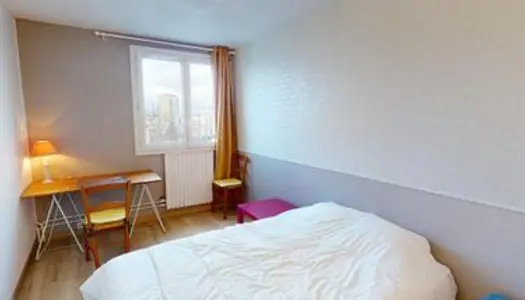 Chambre 5 pièces 65 m² 