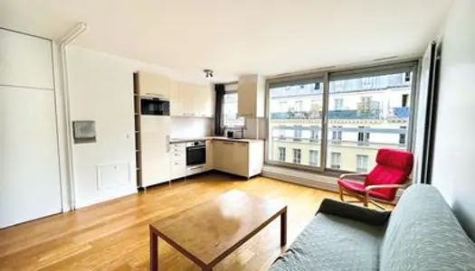 STUDIO MEUBLÉ de 29m² ENSOLEILLÉ au 5e ASCENSEUR, CAVE ET PARKING 