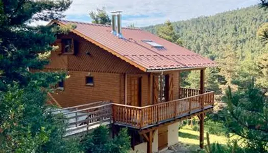 Particulier vend chalet traditionnel vue sur les montagnes à la moulière 