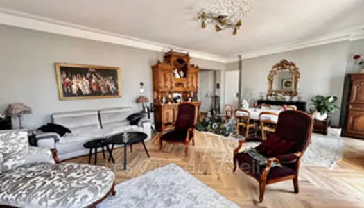 TOULON Haute ville, appartement Hausmannien à 50m de la place 