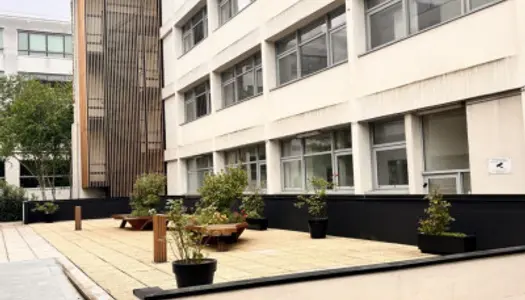 Immobilier professionnel Location Saint-Denis   8115€