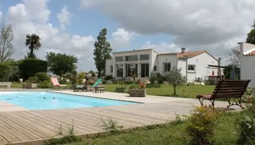 Villa contemporaine echange possible