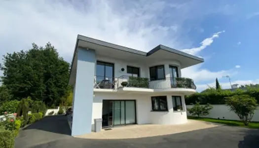 Maison 5 pièces 225 m²