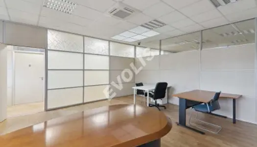 Immobilier professionnel Location Stains  29m² 296€