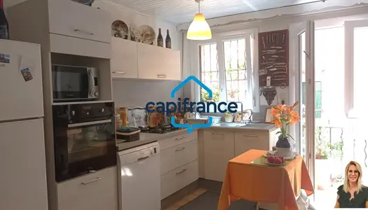 Dpt Hérault (34), à vendre MEZE maison de ville de 82 m² 