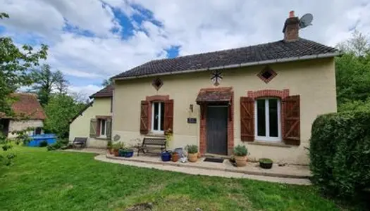 HAUTE-VIENNE: Maison de Campagne avec 2 Chambres, Grange et Terr 