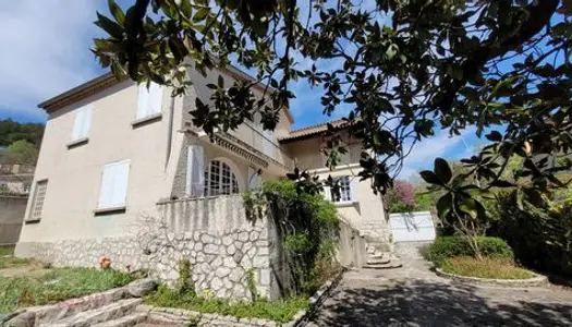 Alpes de Haute Provence (04) - A Sisteron, à vendr