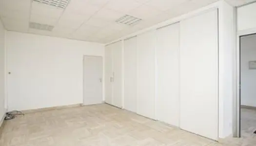 Bureaux/ Local commercial 95 m² 