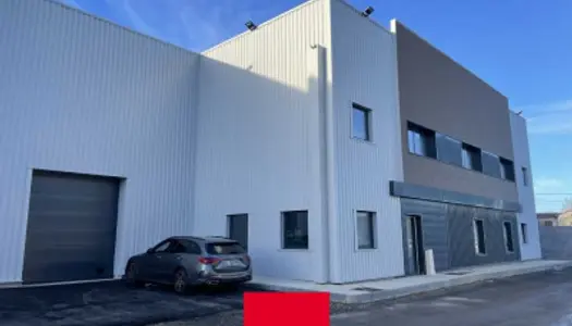 Local commercial 703 m²