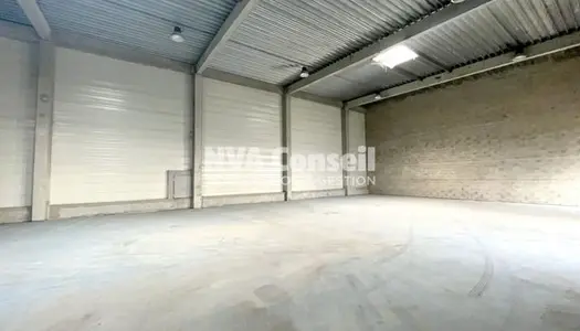 Local commercial 592 m²