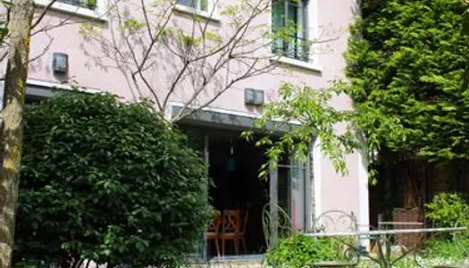 Loue Maison T6+ meublée Croix-Rousse - 5 chambres, 144m² 