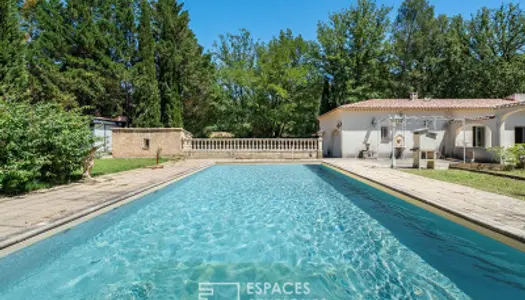 Maison provençale avec piscine et parc 