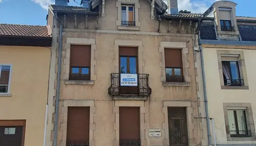 Dpt Haute-Saône (70), à vendre LUXEUIL LES BAINS immeuble 