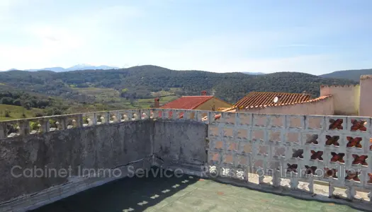 Maison dans village historique à 15mn de CERET 