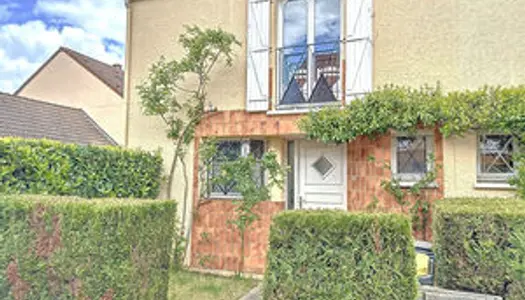 A vendre Quartier du Village Maison Montigny Le Bretonneux 5 pièce(s) 115 m2 avec 4 chambres 