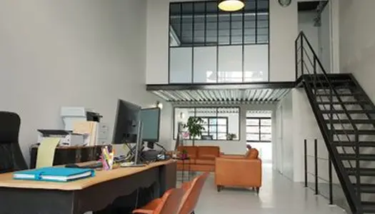 Location Bureaux/Loft/Atelier de 168 m2, à CACHAN