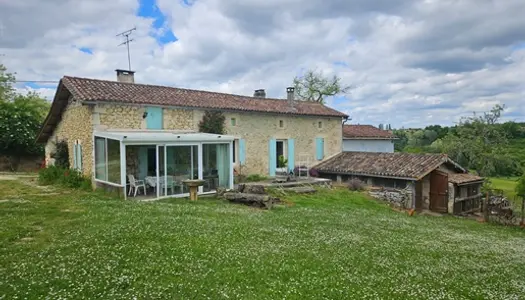 Belle maison girondine en pierre avec grand terrain 