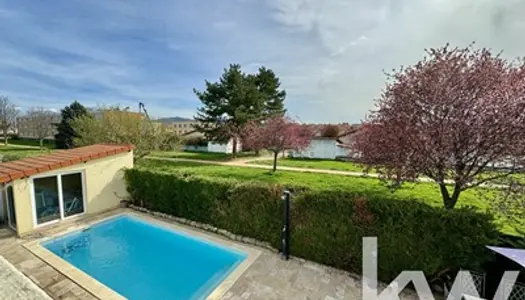 Maison Familiale avec Piscine Chauffée à Cournon-d'Auvergne